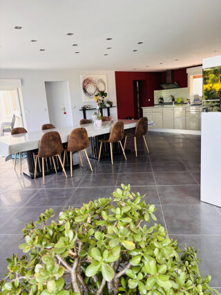  Maison à vendre 8 pièces 275 m²