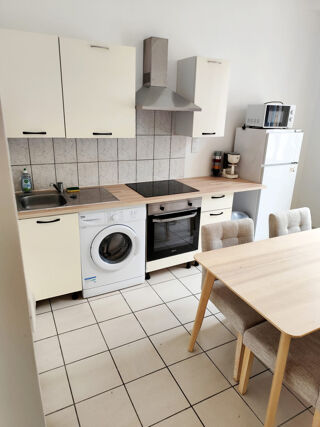  Appartement à louer 2 pièces 33 m²