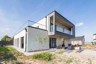  Propri�t�/ch�teau � vendre 7 pi�ces 220 m�