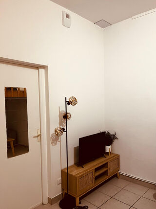  Appartement à louer 2 pièces 33 m²
