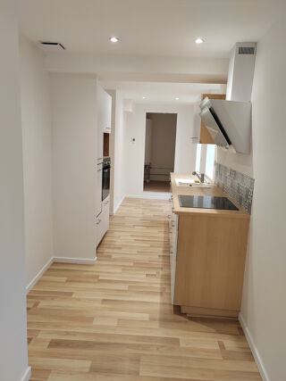  Maison à louer 6 pièces 160 m²