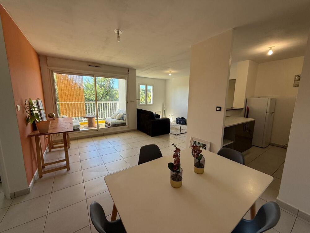 Beau T2 meublé 50 m2 La Grande Montée bas des rampes
