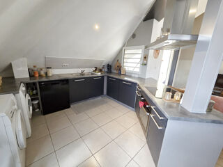  Appartement à louer 4 pièces 81 m²