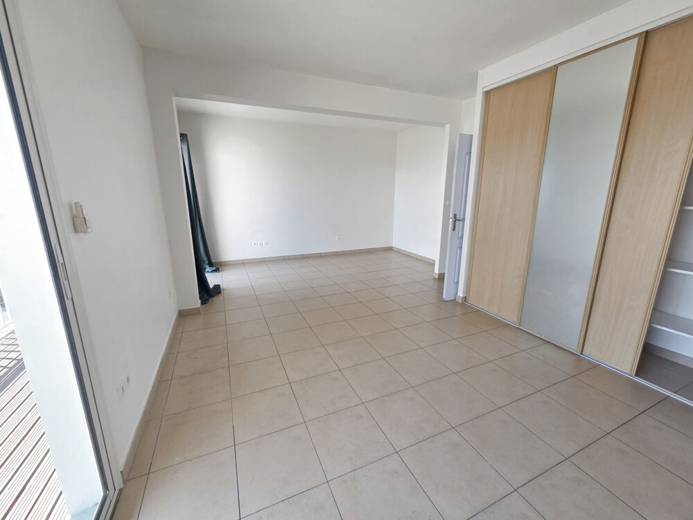 Location Appartement A louer T3 grande surface Saint Denis Carré d'Or St denis