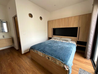  Appartement à louer 4 pièces 77 m²