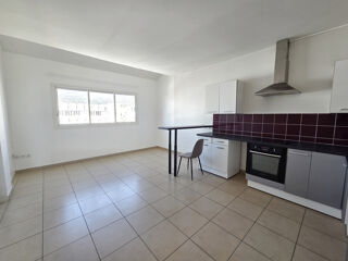  Appartement à louer 3 pièces 105 m²