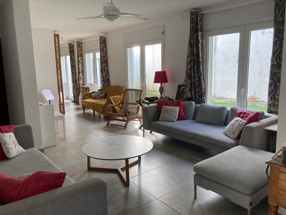 Saint-Denis : appartement avec terrasse 4 chambres à acheter