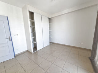  Appartement à louer 3 pièces 105 m²