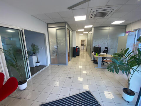 A louer local commercial ou bureau 110m2 - La Possession 3701 97419 La possession