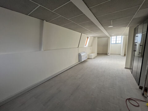  Local professionnel 120 m2 3è étage hyper centre Saint Denis 