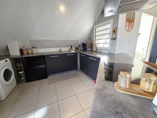  Appartement à louer 4 pièces 81 m²