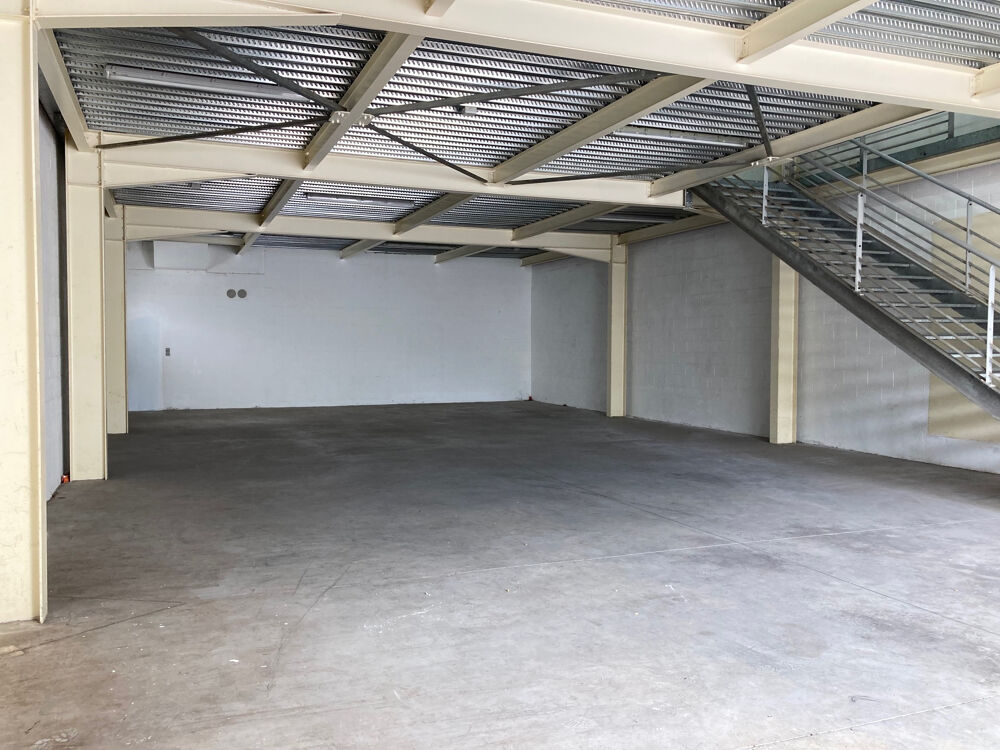   De 360m2 à louer 3200 € par mois à Saint-Denis avec LNA 