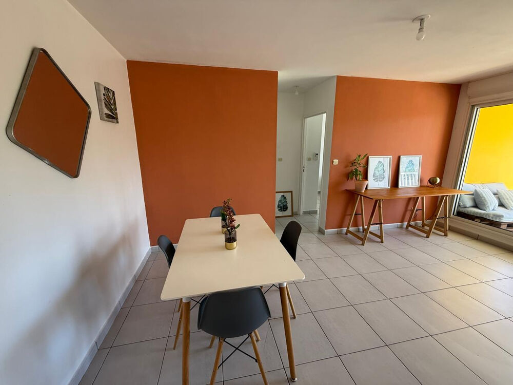 Beau T2 meublé 50 m2 La Grande Montée bas des rampes