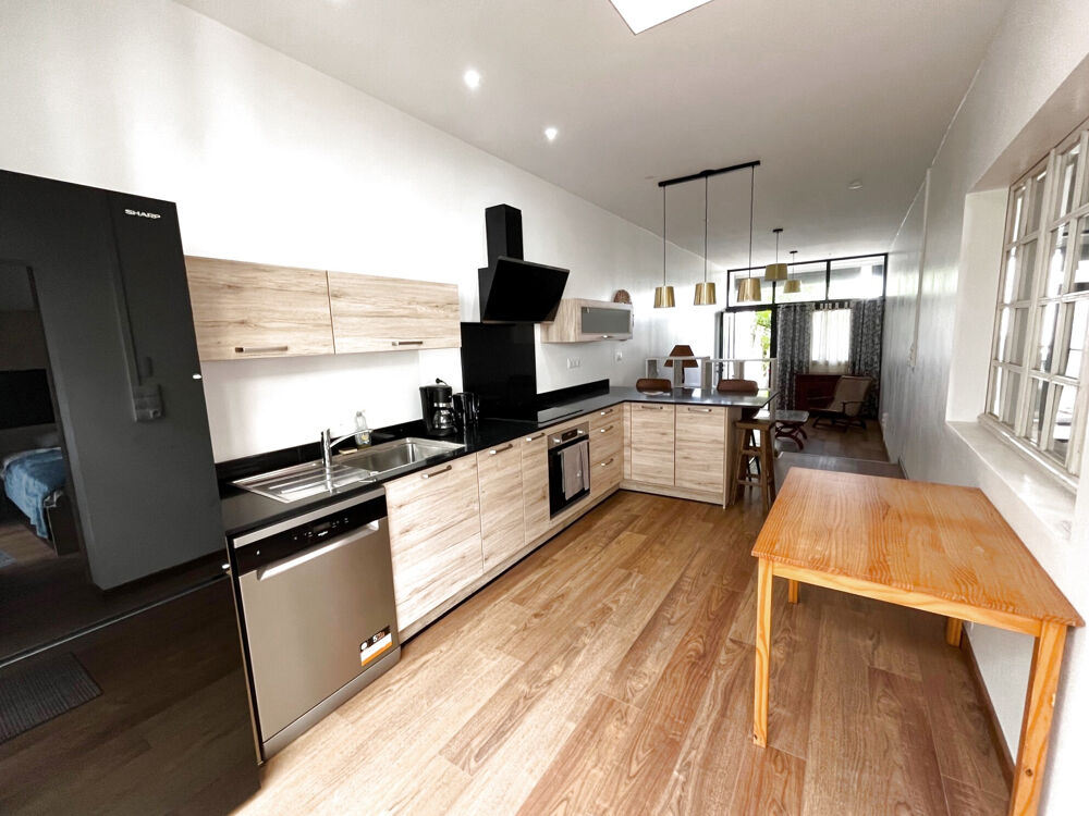 A louer Beau T4 meublé de 77 m2 + terrasse en rez-de-jardin Saint Denis centre