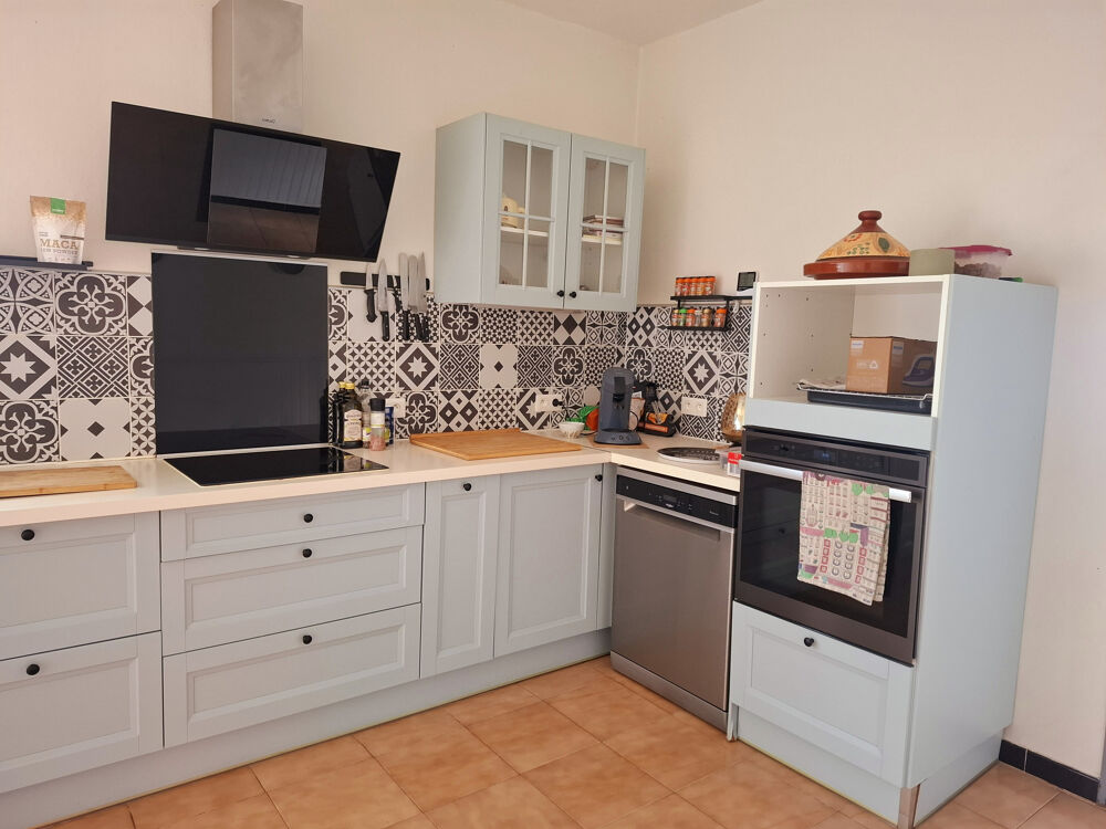 Location Maison GRANDE MAISON A ETAGE AVEC TERRASSE ET VUE  PROCHE LYCEE BOIS DE NEFLES ET CLINIQUE STE CLOTILDE Saint denis