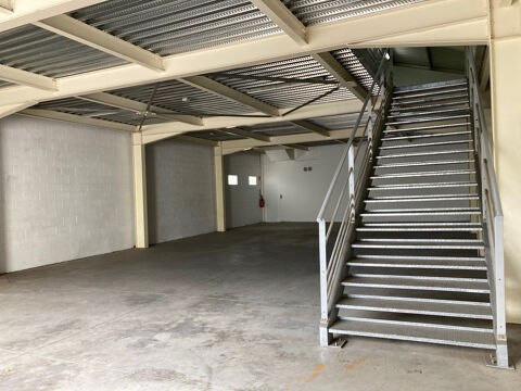   De 360m2 à louer 3200 € par mois à Saint-Denis avec LNA 
