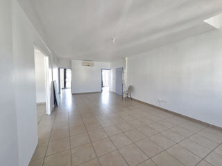 Appartement à louer 3 pièces 105 m²