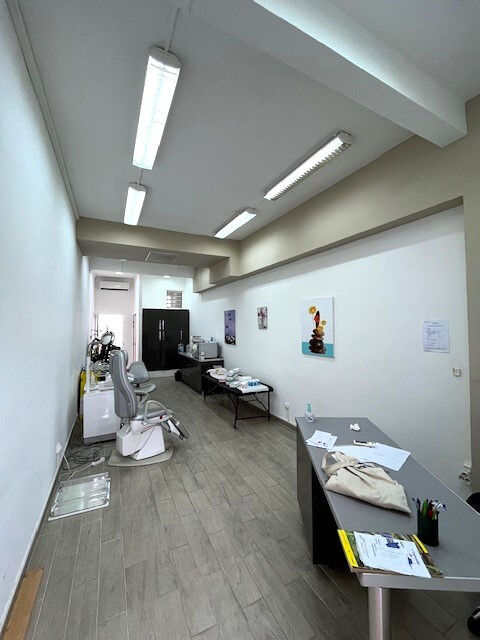 Local professionnel et commercial 45 m2 Saint Denis centre 1300 97400 St denis