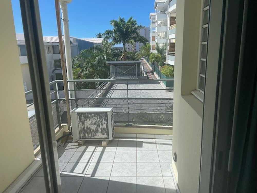 Location Appartement STUDIO MEUBLE VUE ET TERRASSE St denis