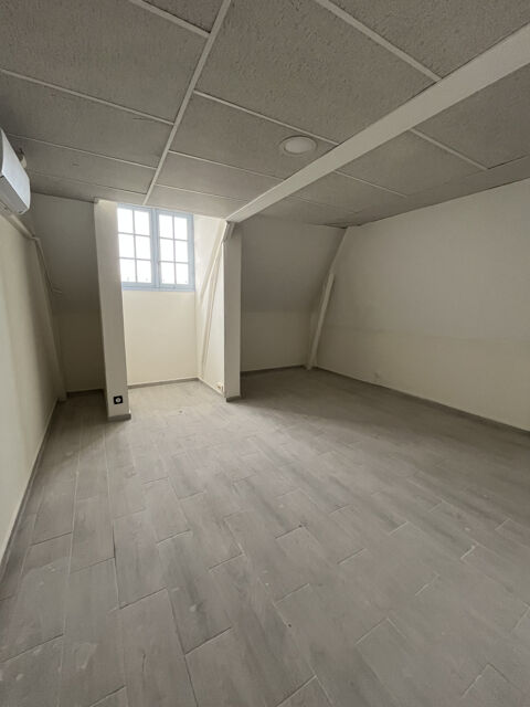   Local professionnel 120 m2 3è étage hyper centre Saint Denis 