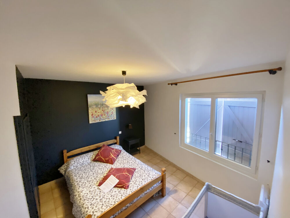 Vente Appartement appartement d'environ 69m2 situé en plein centre ville de caussade Caussade