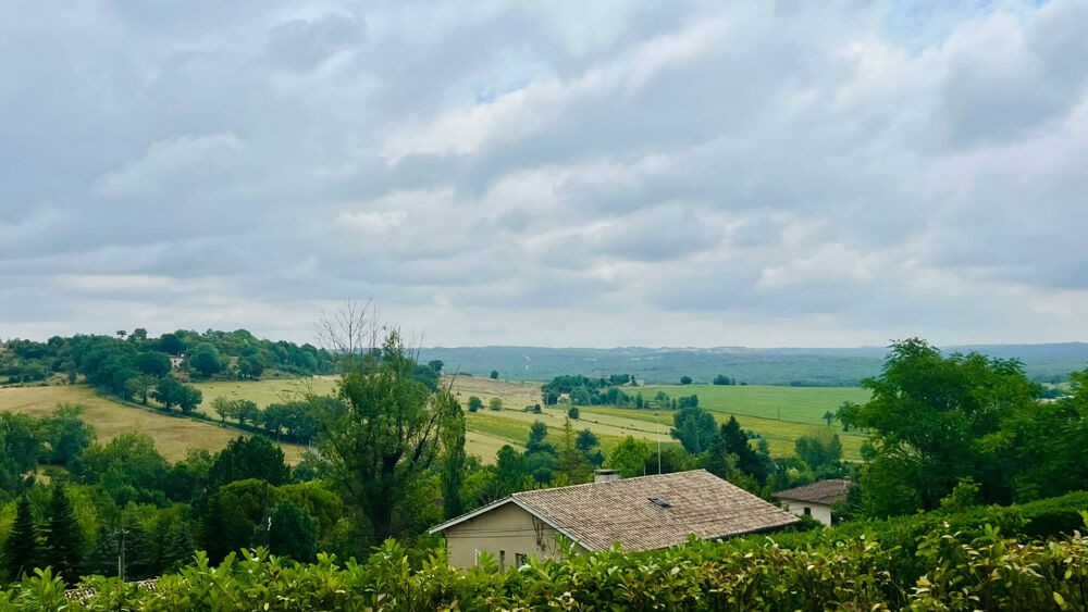 Maison des années 60 d'envion 60m2 sur un terrain d'environ 4370m2