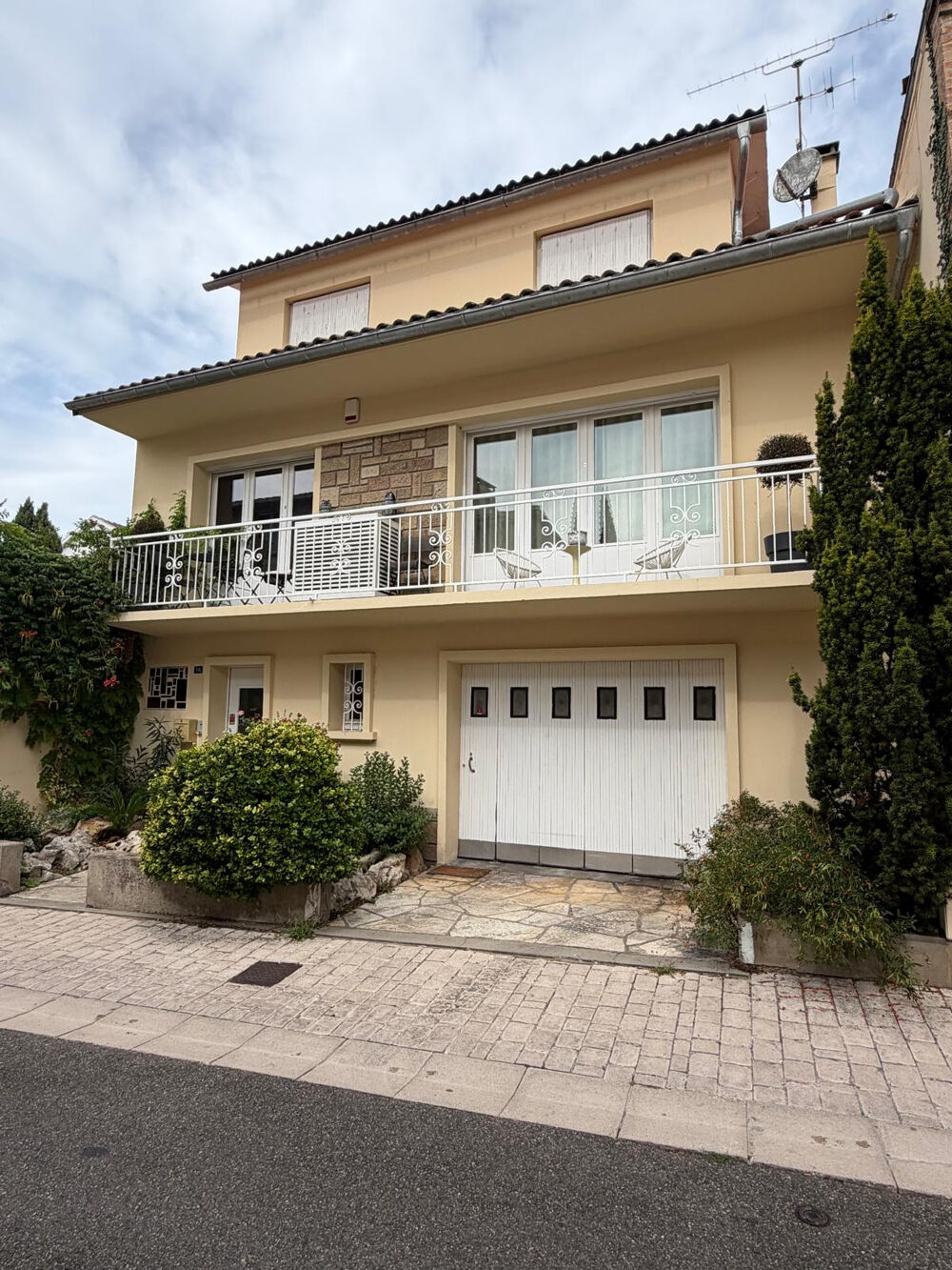 Vente Maison Maison en centre ville +garage +Terrasse Caussade