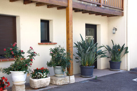   VENTE HOTEL -RESTAURANT 15 MIN DE MONTAUBAN 