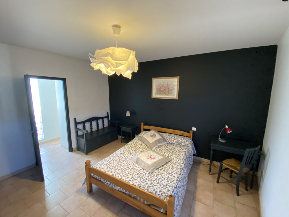 Vente Appartement appartement d'environ 69m2 situé en plein centre ville de caussade Caussade