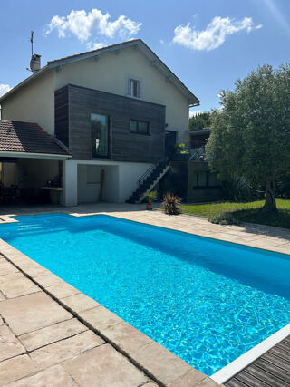  Maison � louer 9 pi�ces 216 m�