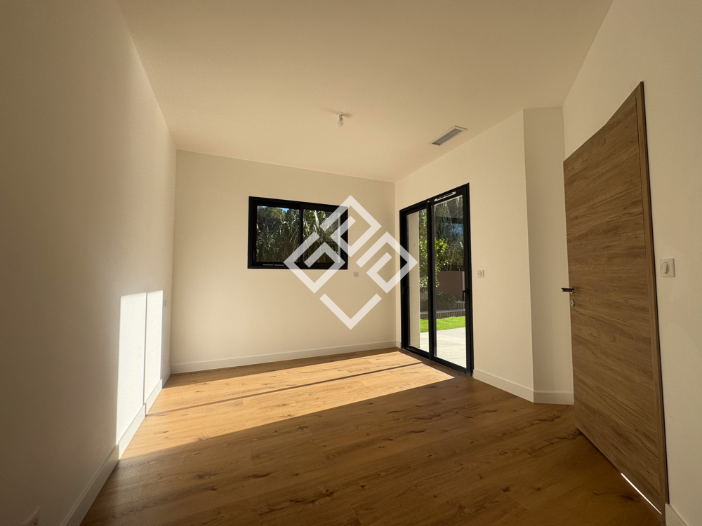 Vente maison de prestige 4 pièces 148 m² - Plus