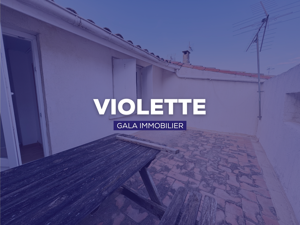 Maison de village avec terrasse tropézienne.