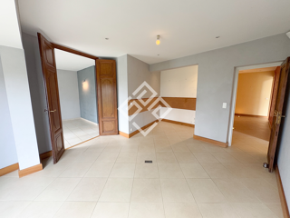  Maison  vendre 9 pices 315 m