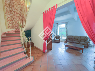  Maison  vendre 8 pices 245 m