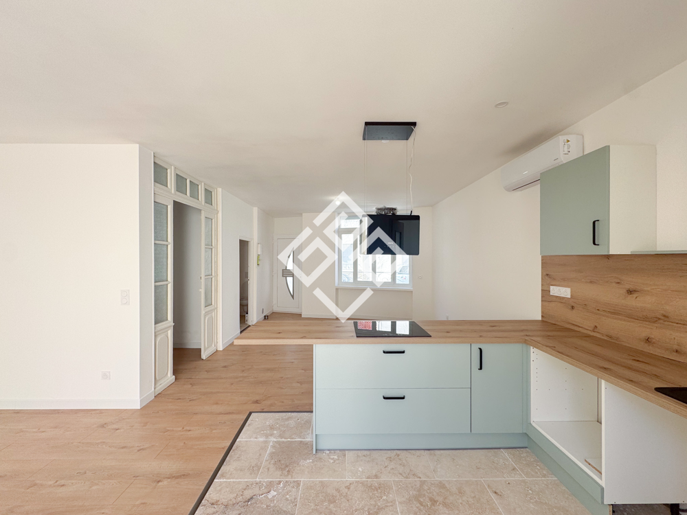 Maison rénovée avec piscine en centre-ville de Narbonne