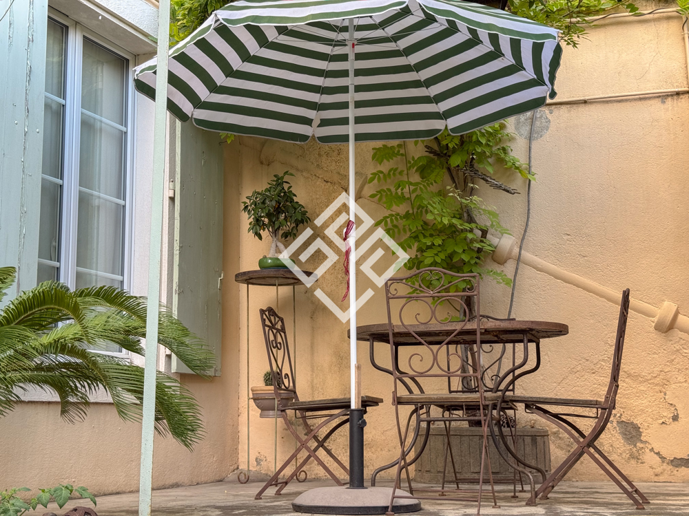 Maison de Maître restaurée avec élégance avec piscine