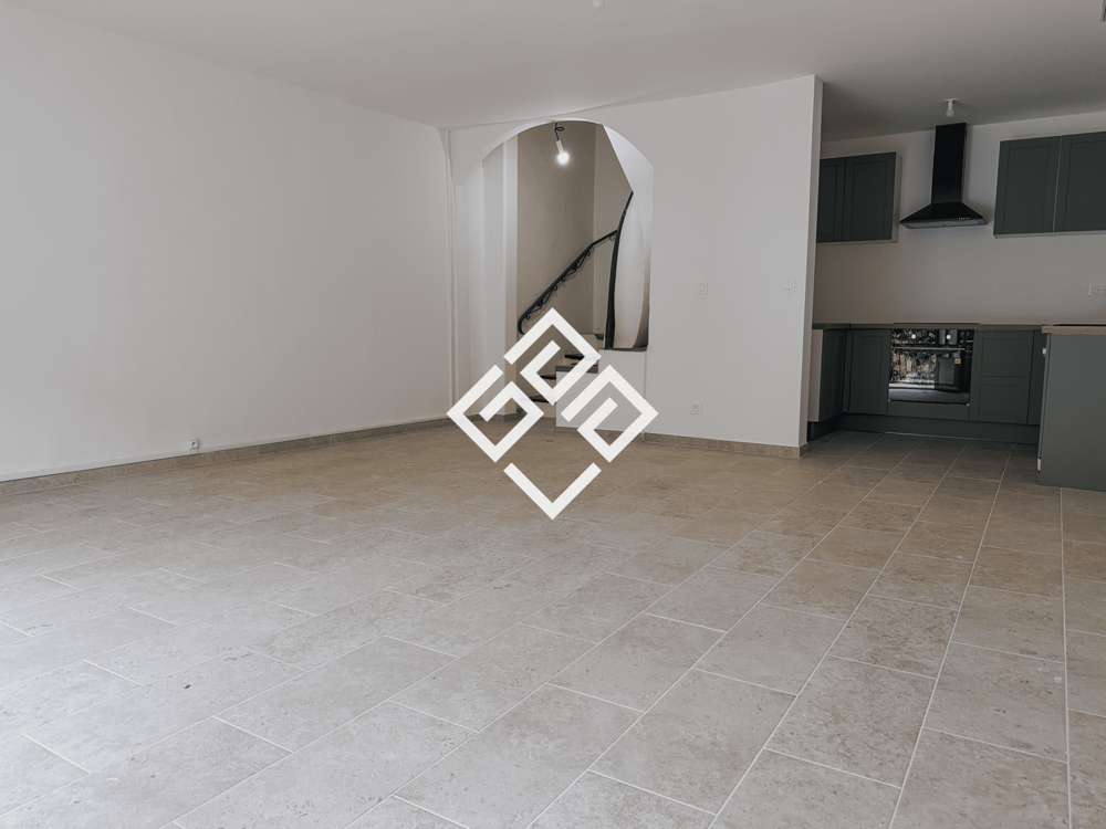 Maison de caractère rénovée avec local indépendant à Leucate