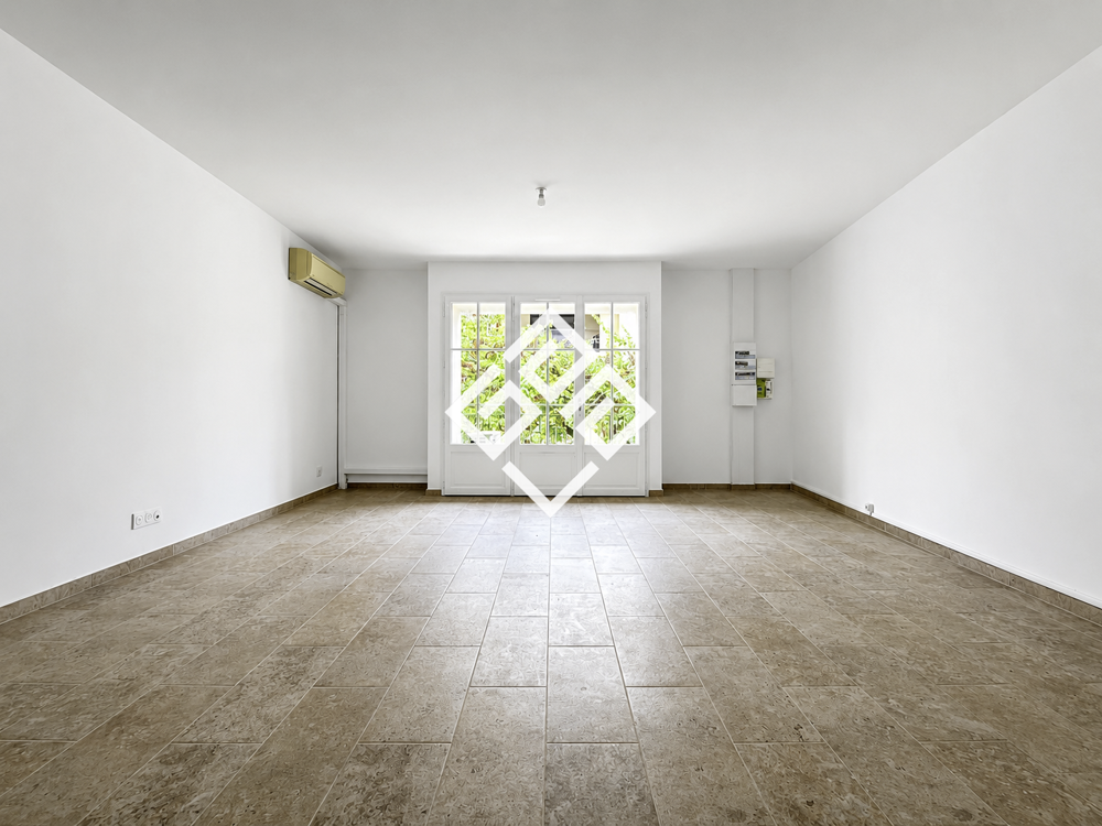 Maison de caractère rénovée avec local indépendant à Leucate
