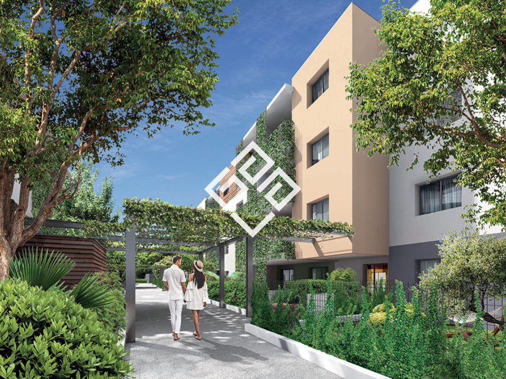 Studio avec jardin dans une résidence sécurisée bien située.
