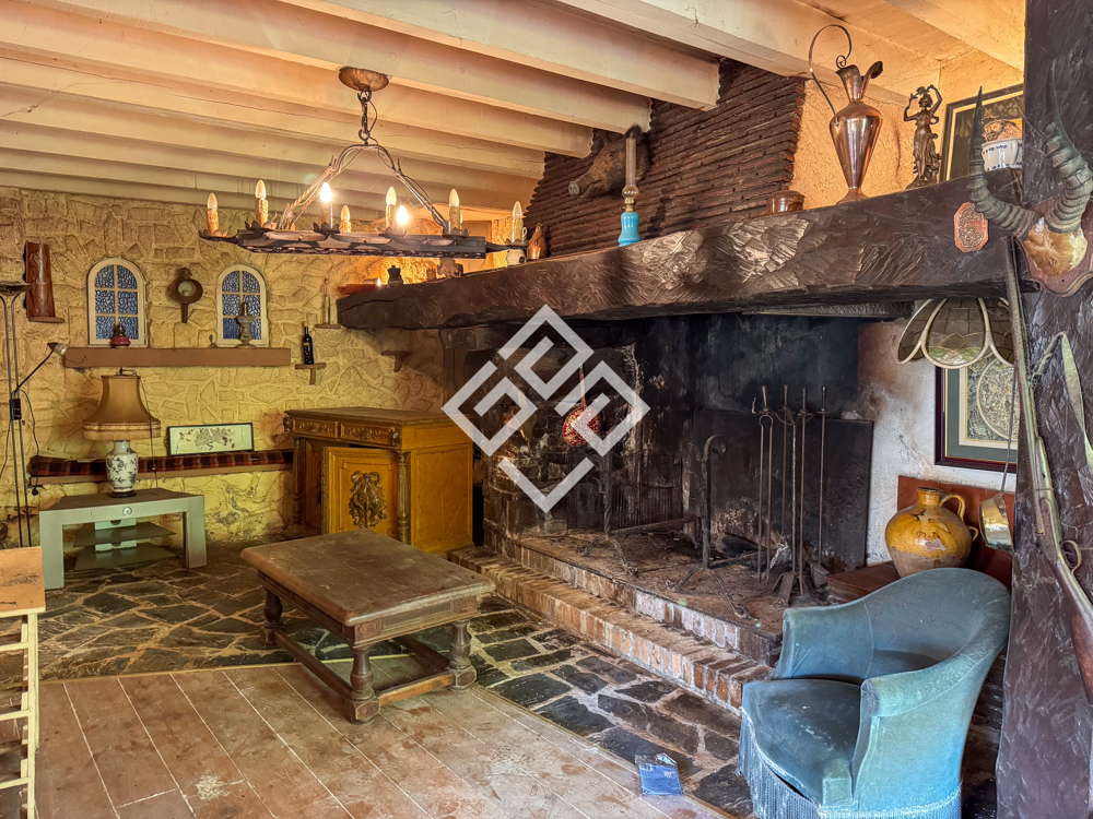 Maison 4 pièces 156 m² · à Carcassonne · 156 m² · 95 000 €