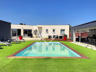  Maison � vendre 5 pi�ces 204 m�