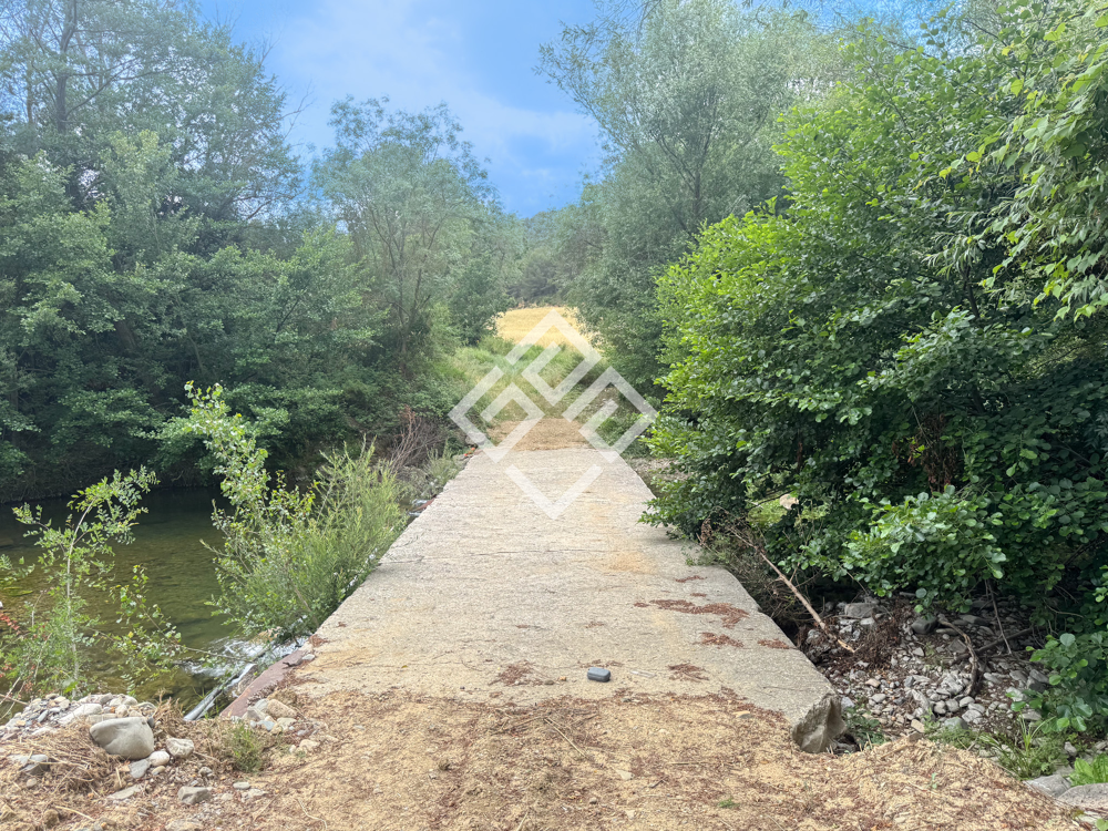 Mas dException avec Rivière Privative et Plage de galets