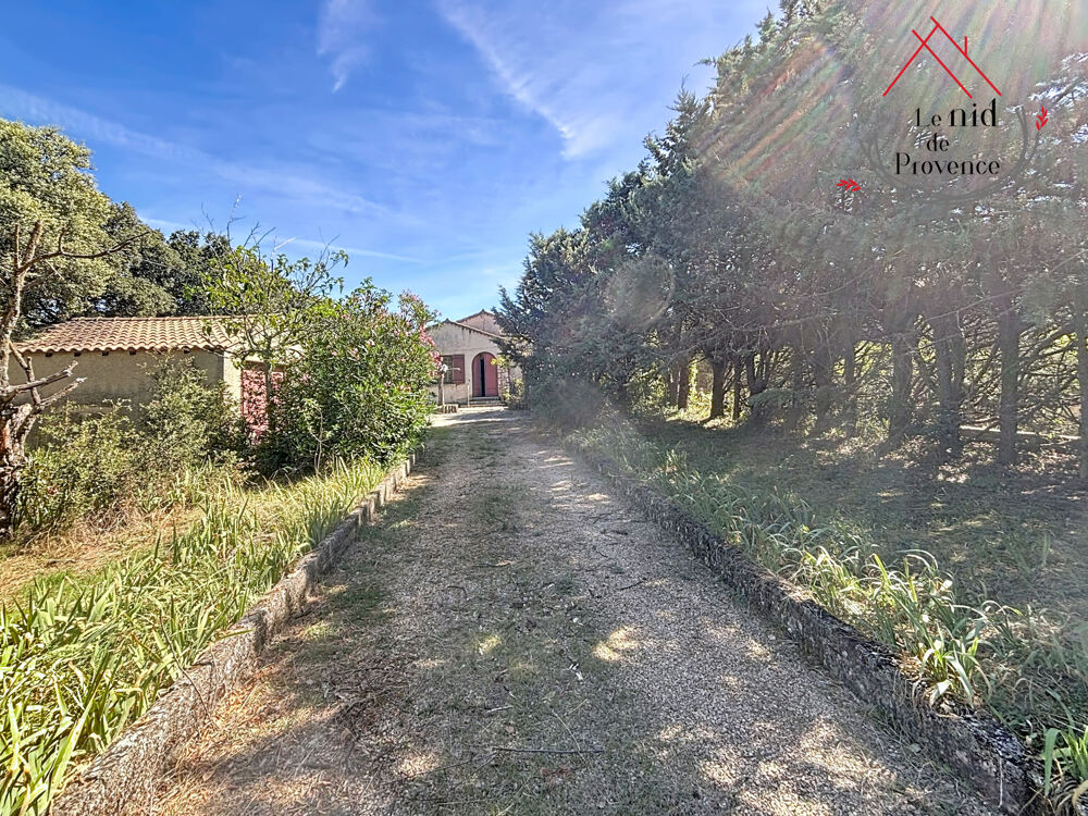 Maison de plain-pied avec 1 300 m2 de jardin