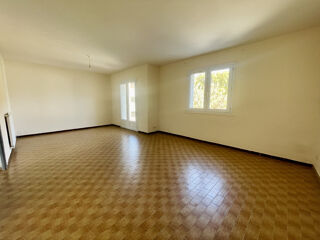  Immeuble � vendre 583 m�