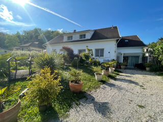  Maison  vendre 11 pices 225 m