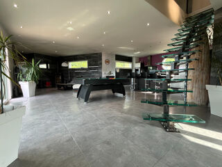  Maison  vendre 8 pices 225 m