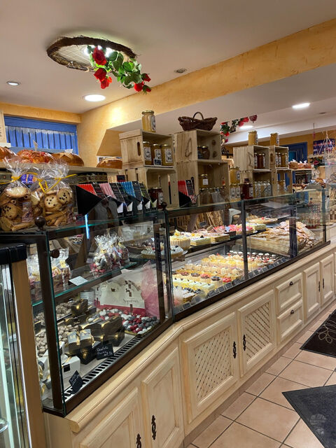 BOULANGERIE-PATISSERIE HAUTERIVES  287 400 287400 26390 Hauterives