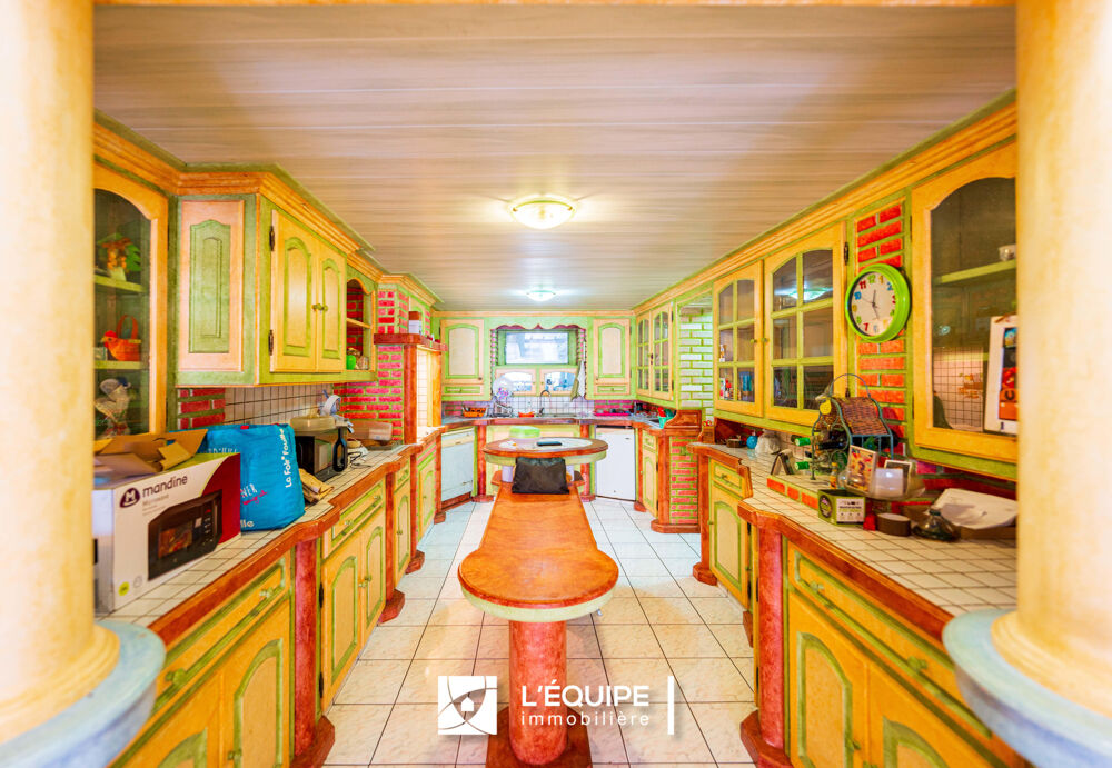 Maison T7 secteur Bas de Moufia - SAINTE-CLOTILDE