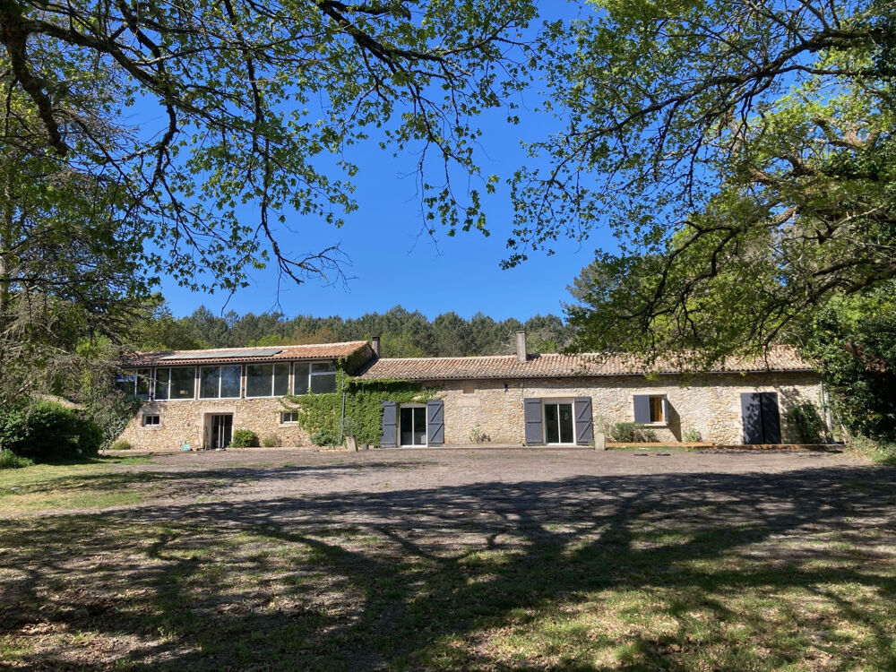 Longère rénovée de 242,78 m2, 4 chambres, bureau, dans son écrin de nature