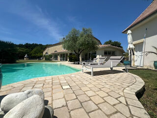  Propriété/château à vendre 9 pièces 309 m²